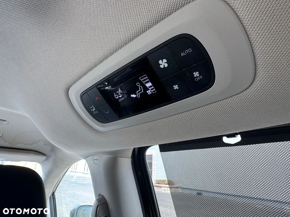 Chrysler Pacifica - 21