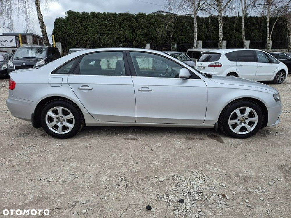 Audi A4 Limousine - 11