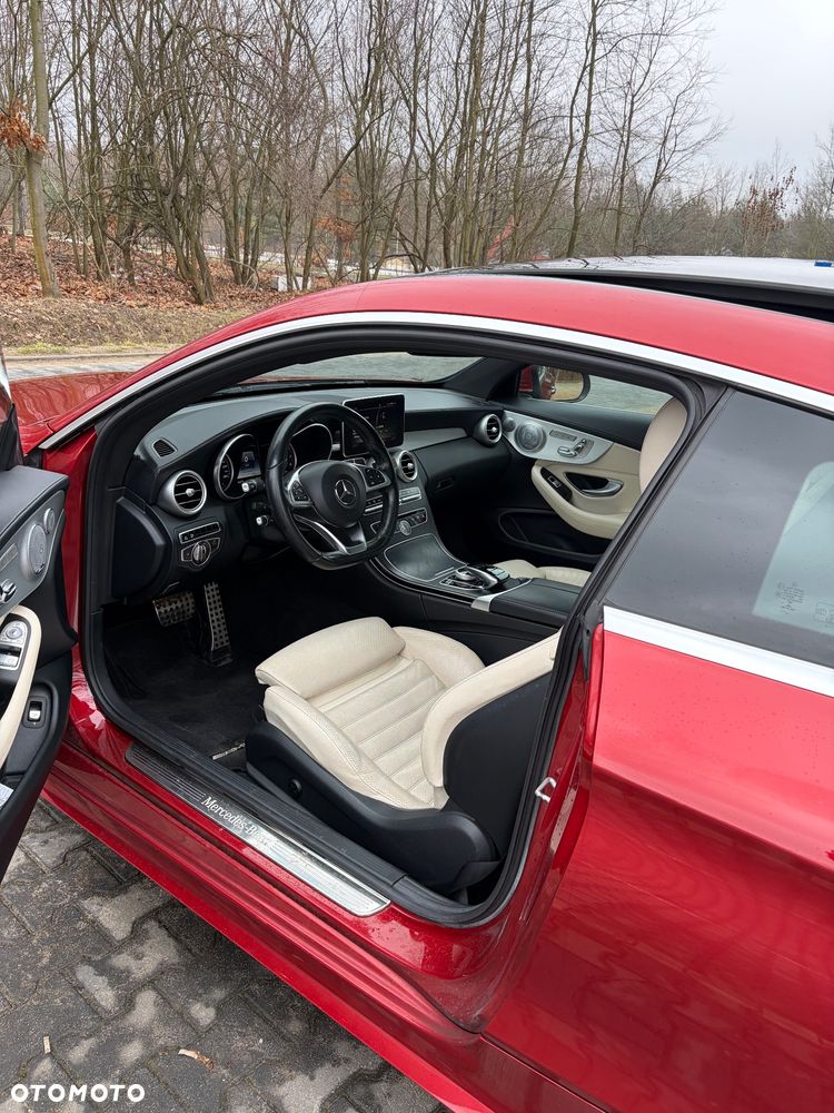 Mercedes-Benz Klasa C 300 7G-TRONIC - 16