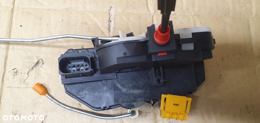 Zamek prawy przód przedni prawy 6 PIN Opel Zafira C UK - 4