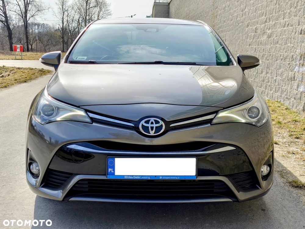 Toyota Avensis 2.0 D-4D Prestige - 2