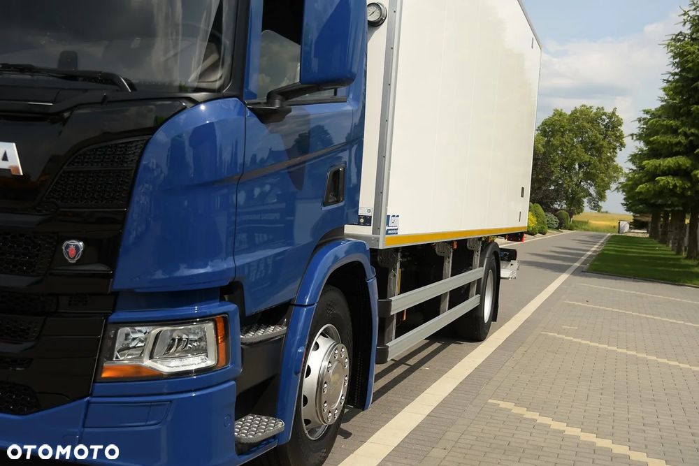 Scania P280///* 2022///* PRZEBIEG 165 TYŚ KM///* CHŁODNIA///* 18000KG///* THERMO KING///* WINDA///* BAR///* DŁ 7.30///* 18 EURO PALET///* KAMERA///* LEDY///* WAGA///* STAN JAK NOWA - 11