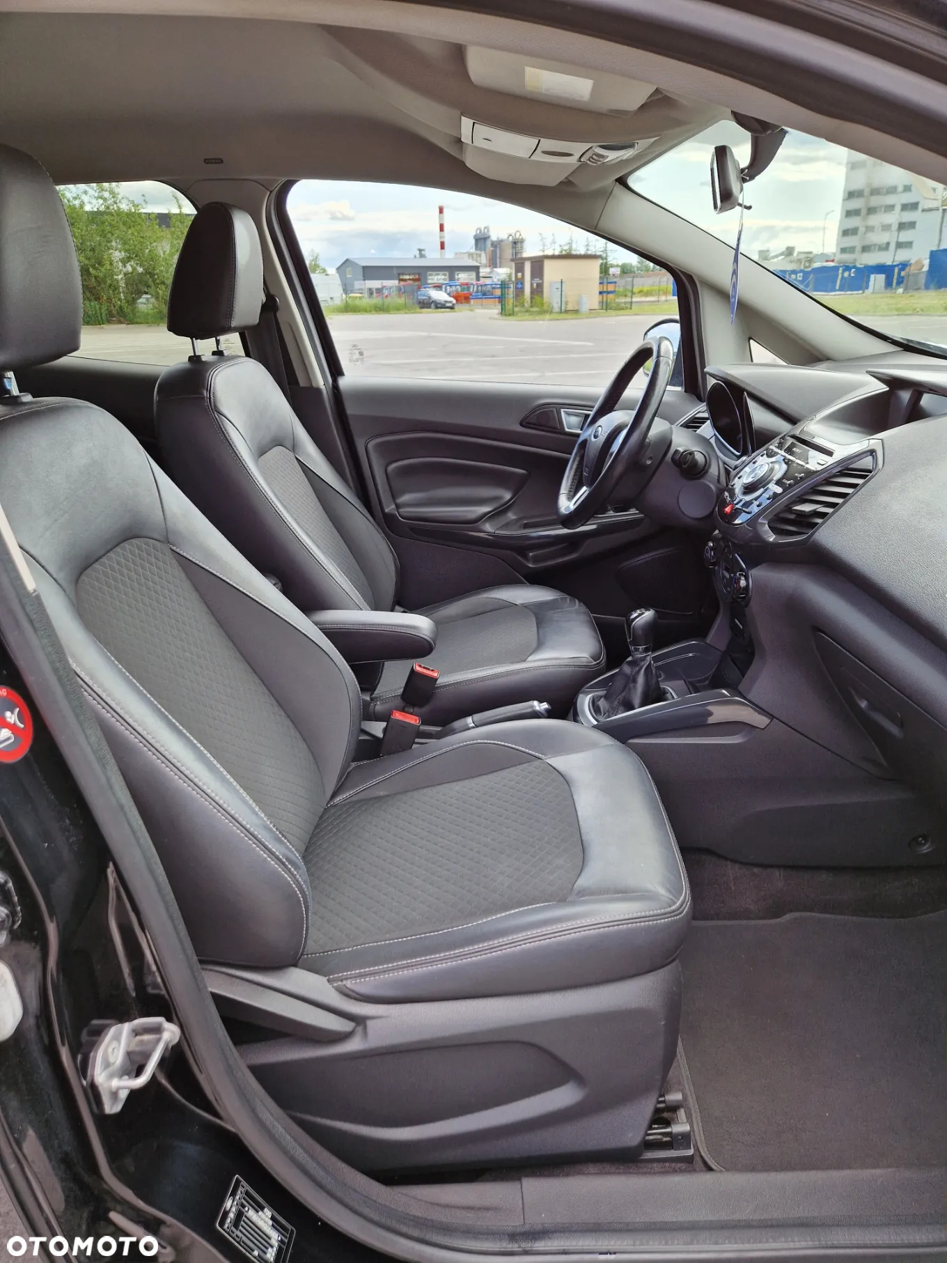 Ford EcoSport 1.5 EcoBlue TITANIUM - 16