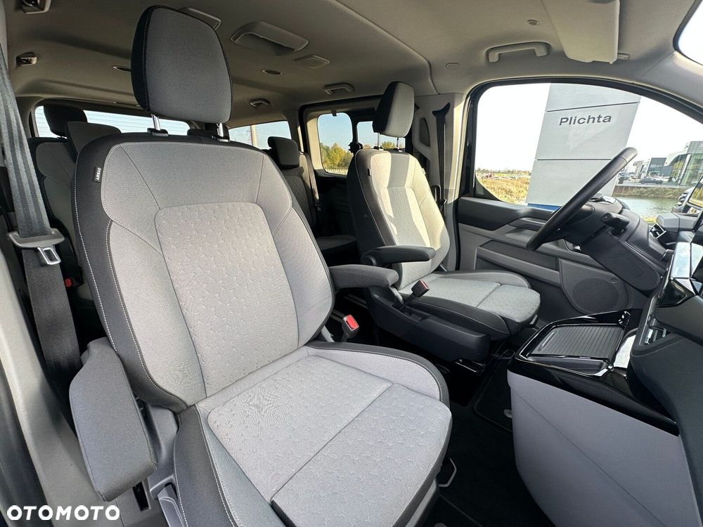 Ford Tourneo Custom - 14