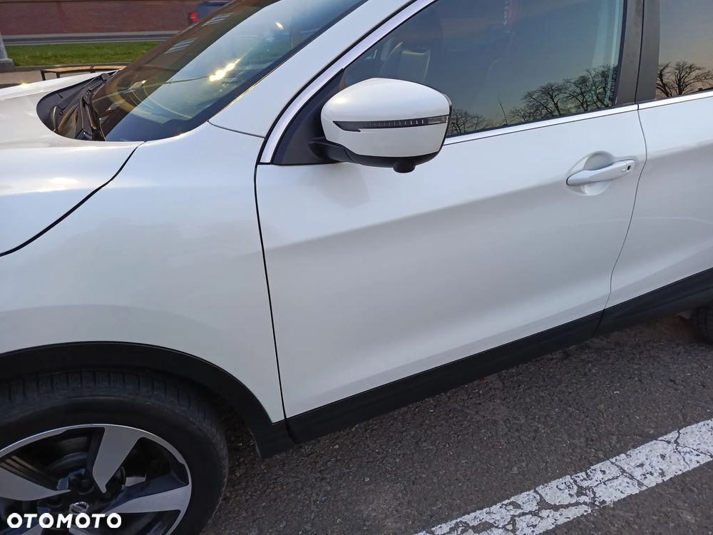 Nissan Qashqai 1.6 DCi 4x4 Tekna EU6 - 16