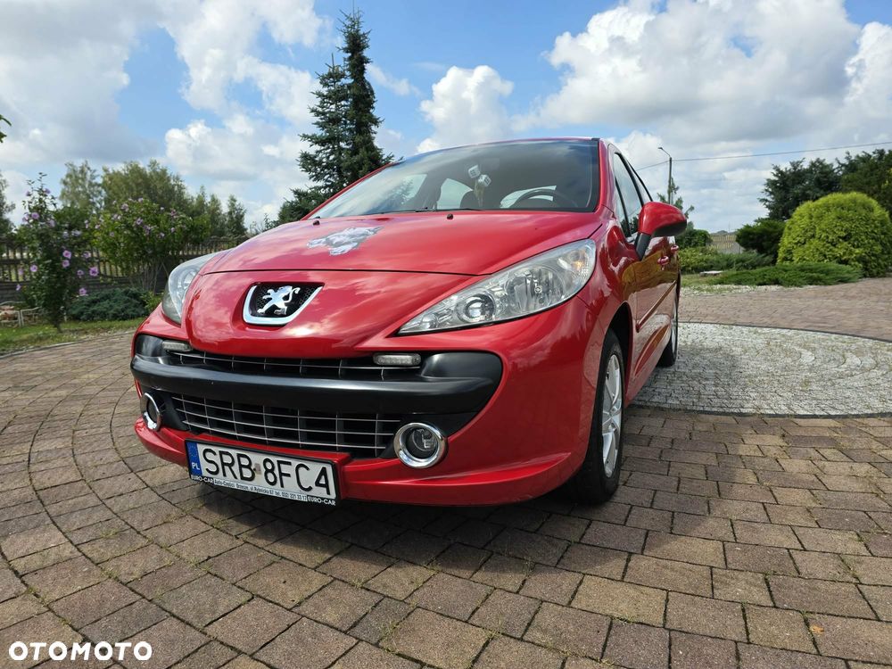 Peugeot 207 - 1