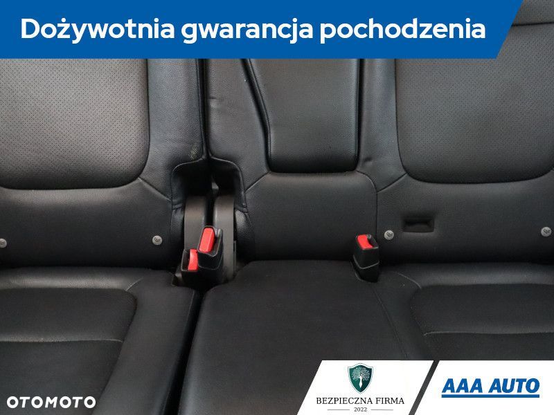 Mitsubishi Outlander - 12