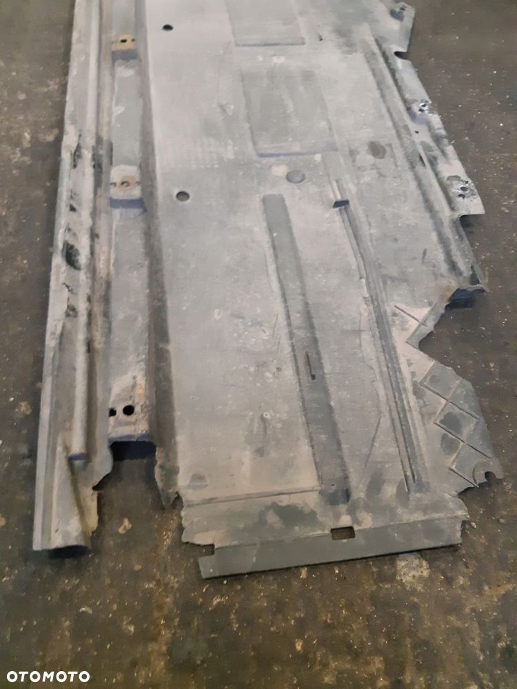 audi a4 b8 a5 osłona płyta podłogi podwozia prawa - 11