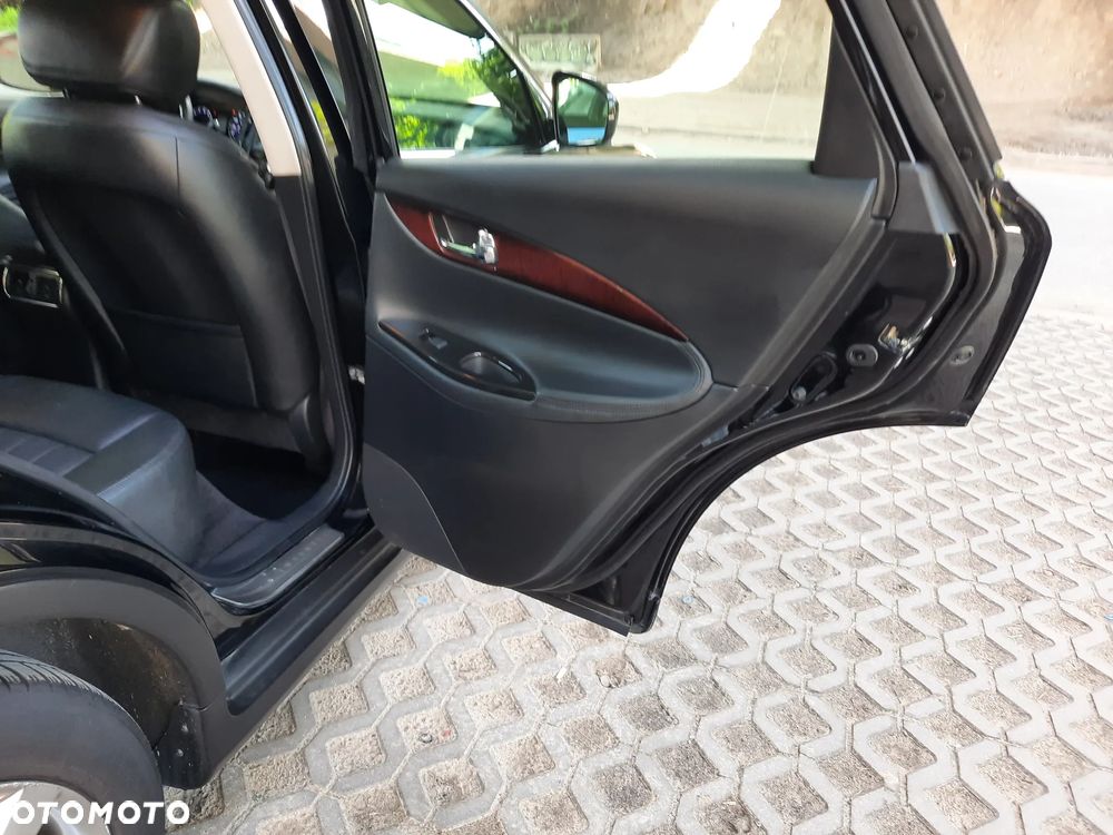 Infiniti EX - 32
