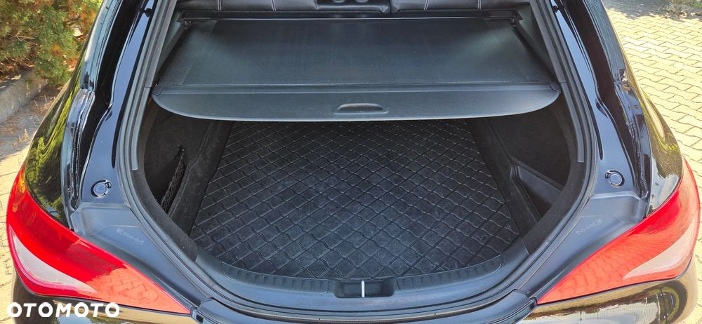 Mercedes-Benz CLA 200 Peak Edition - 33