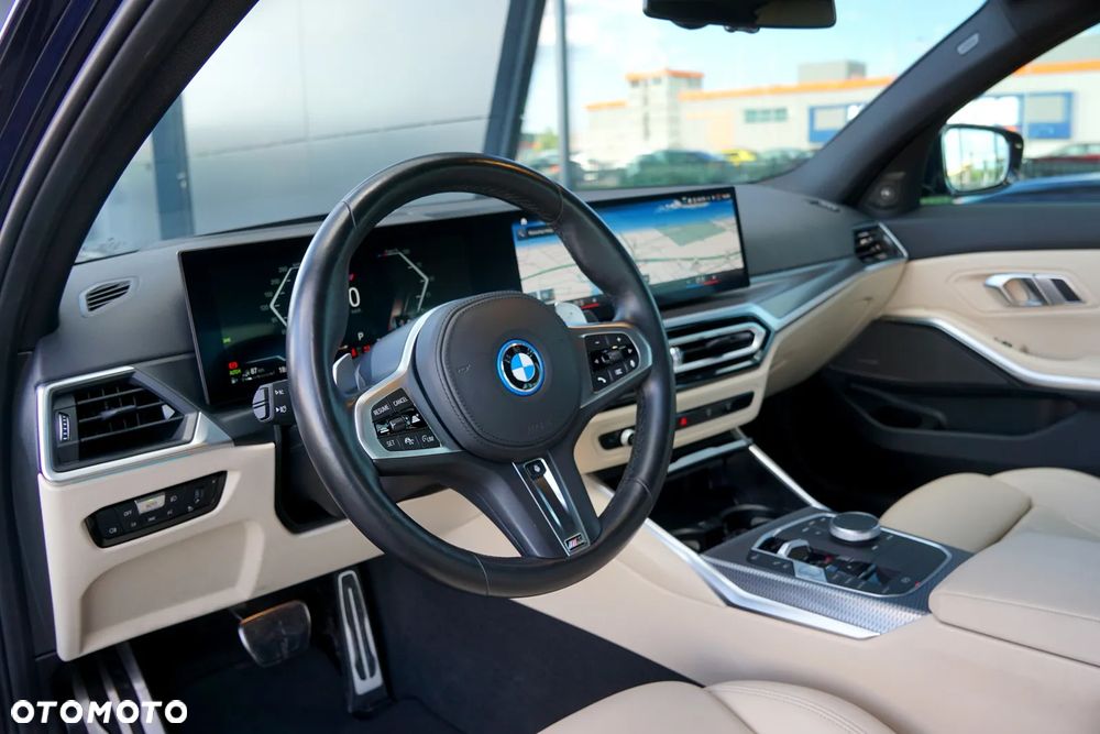 BMW Seria 3 330e PHEV M Sport - 21