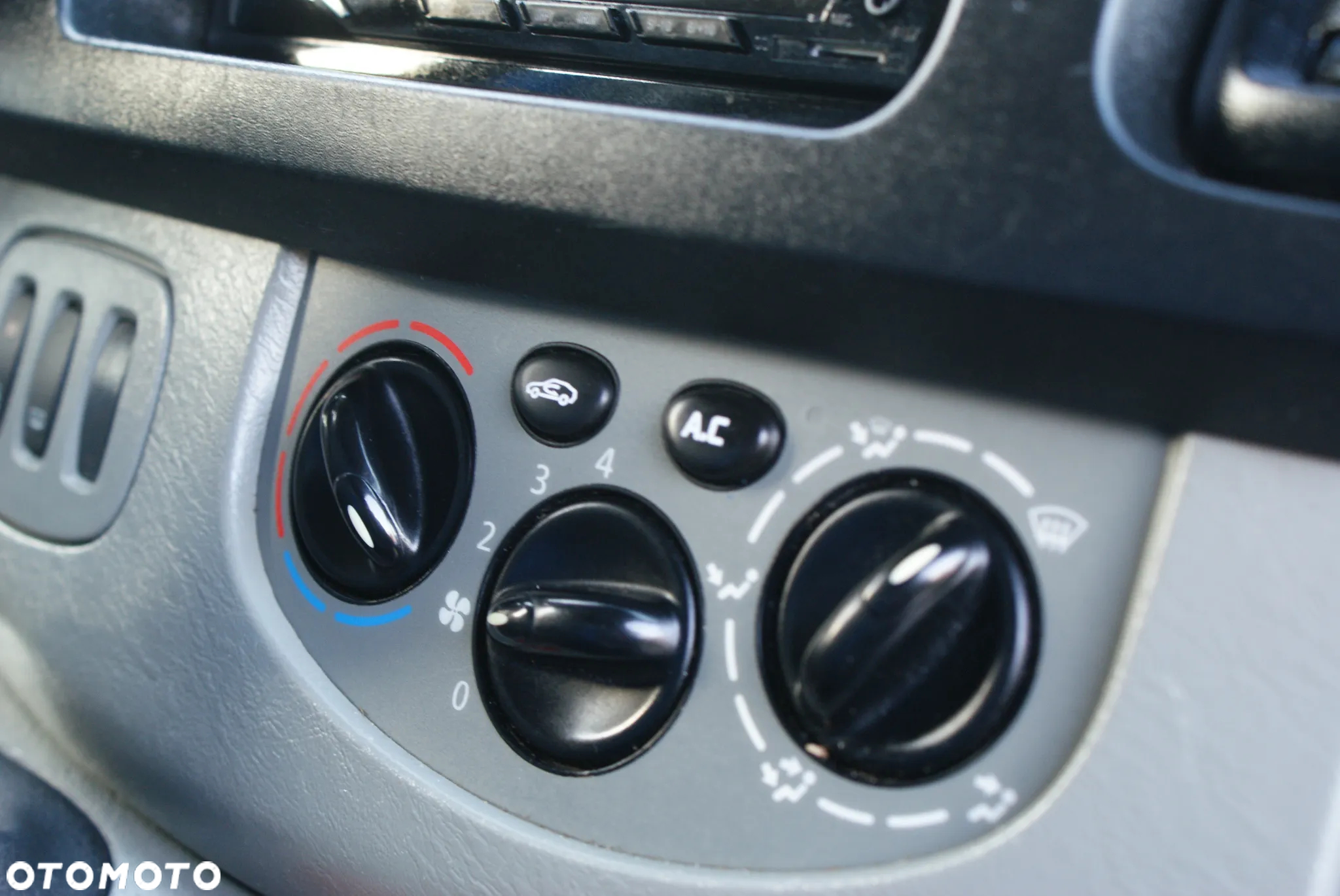 Renault Trafic - 12