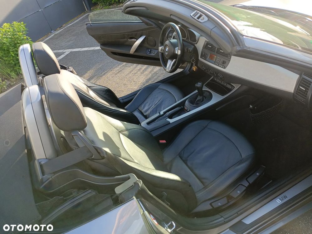 BMW Z4 2.2i - 22