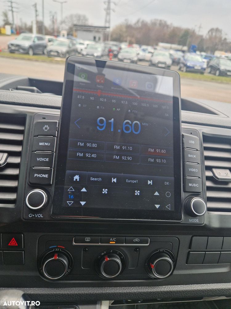 Volkswagen Caravelle - 21