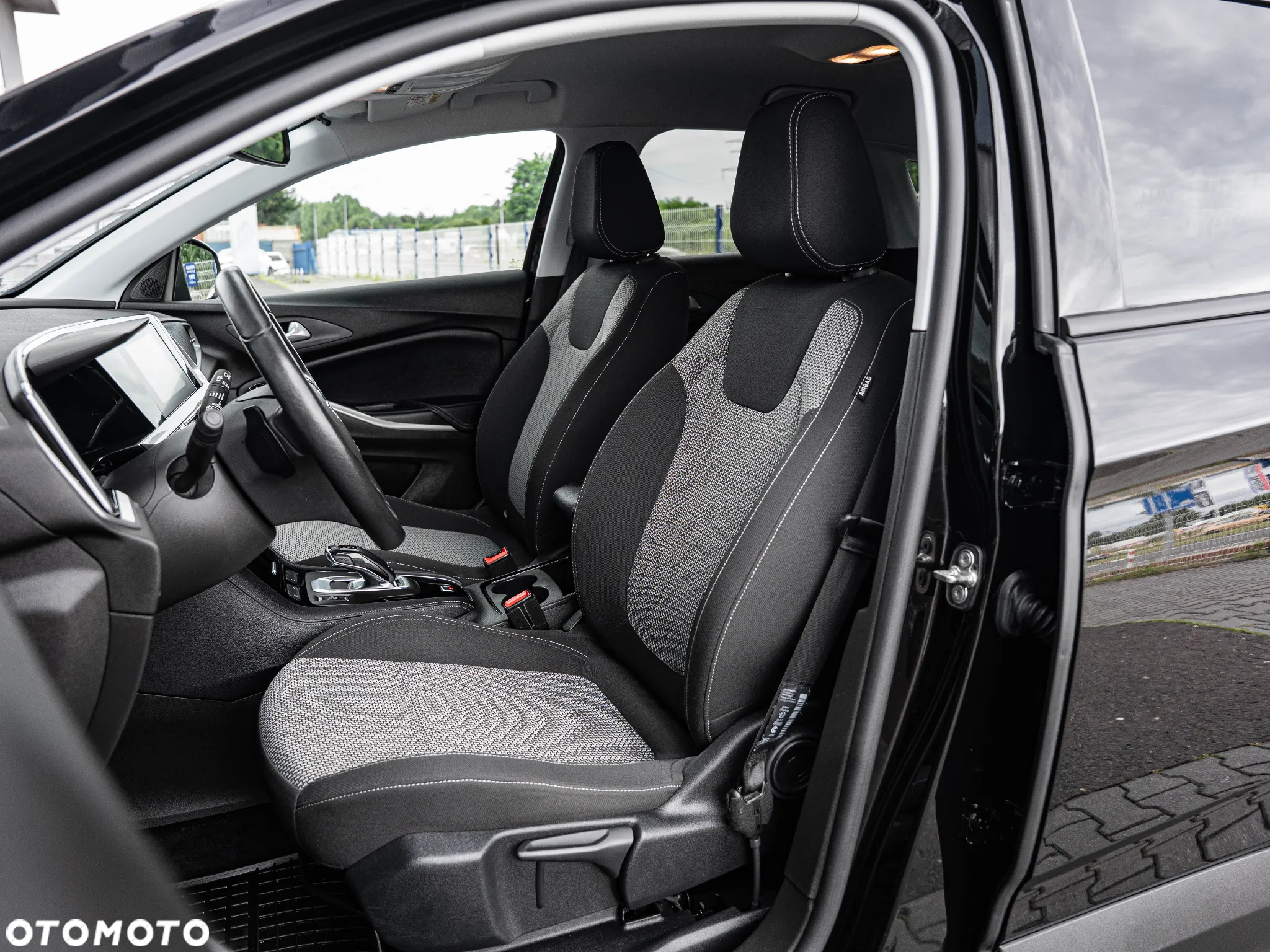 Opel Grandland 1.2 T Business Edition S&S - 21