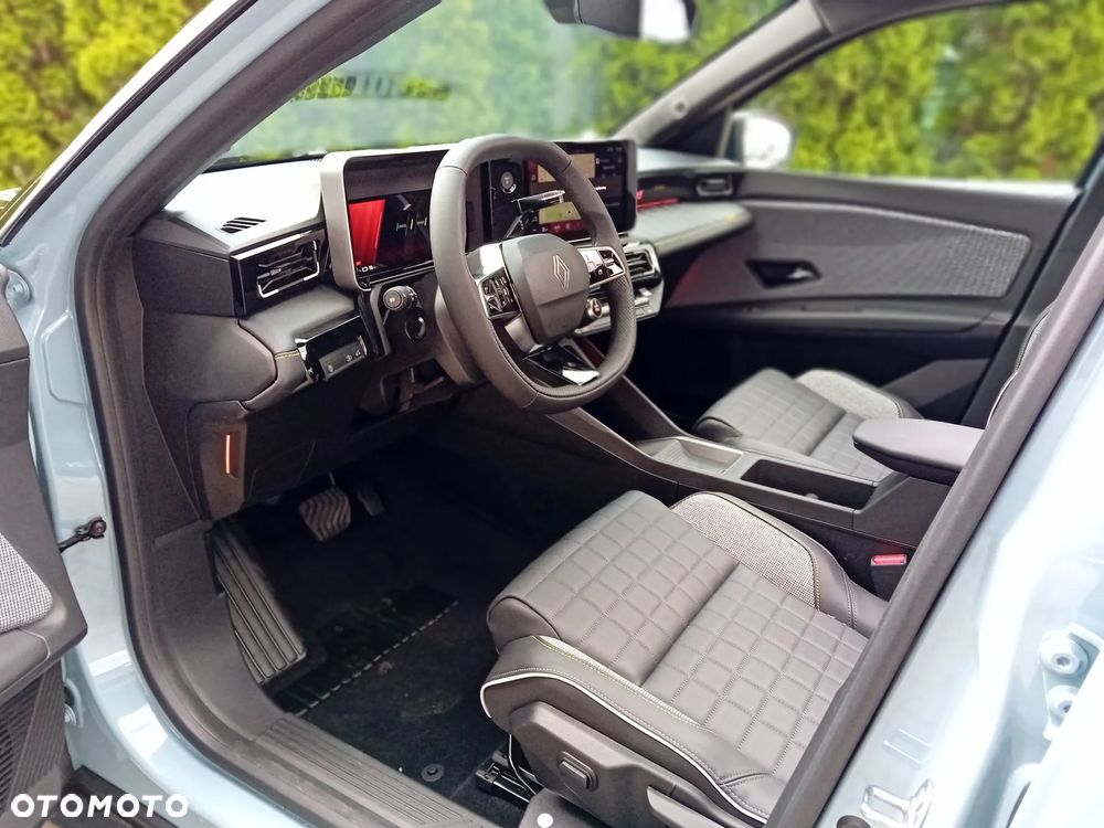 Renault 4 E-Tech 52kWh Comfort Range Iconic Plein Sud - 26