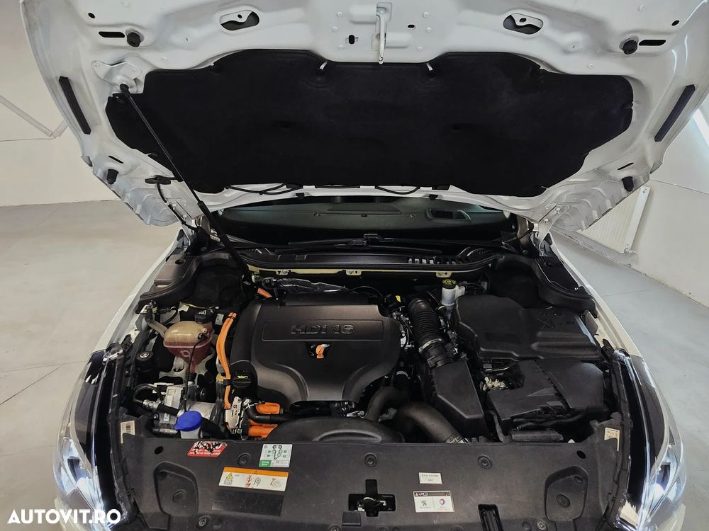 Peugeot 508 RXH Hybrid4 - 17