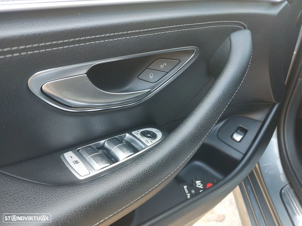 Mercedes-Benz E 220 d AMG Line - 11