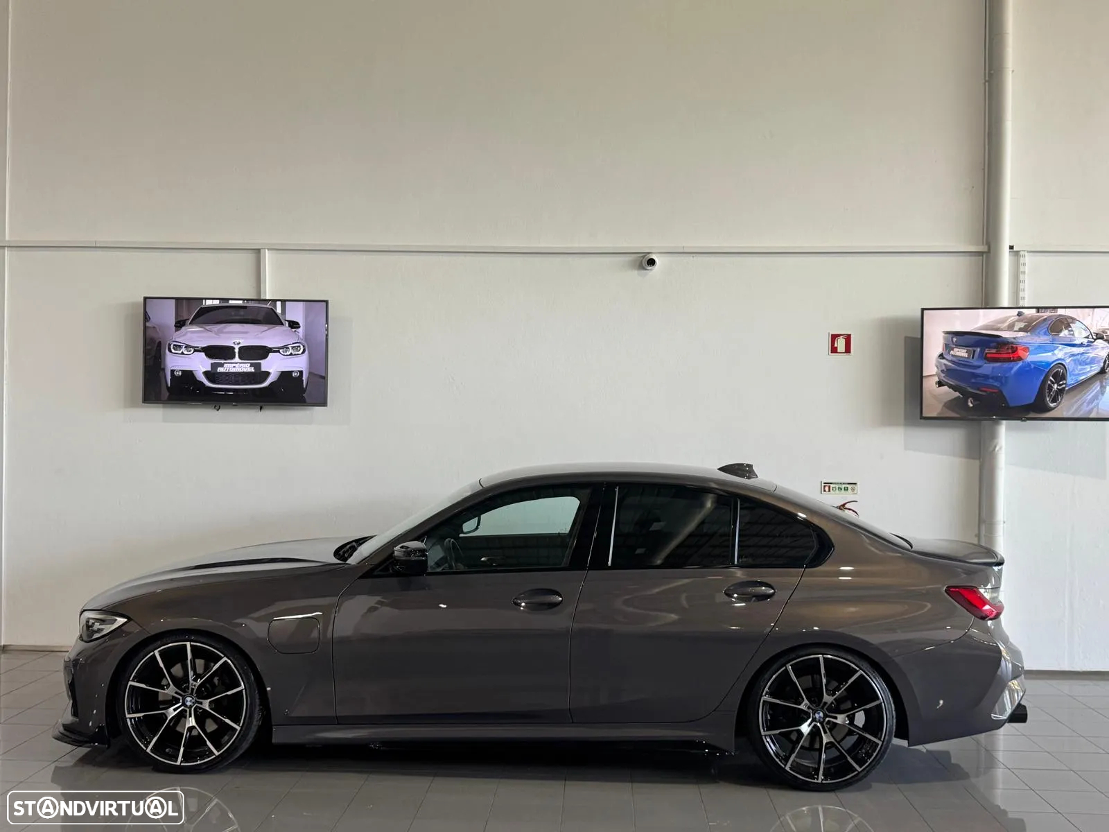 BMW 330 e Auto - 16