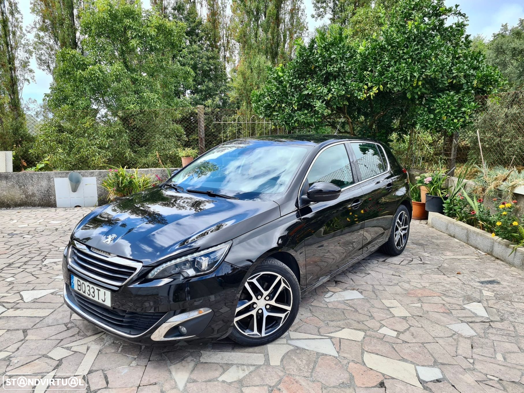 Peugeot 308 1.2 PureTech Allure J17 - 22