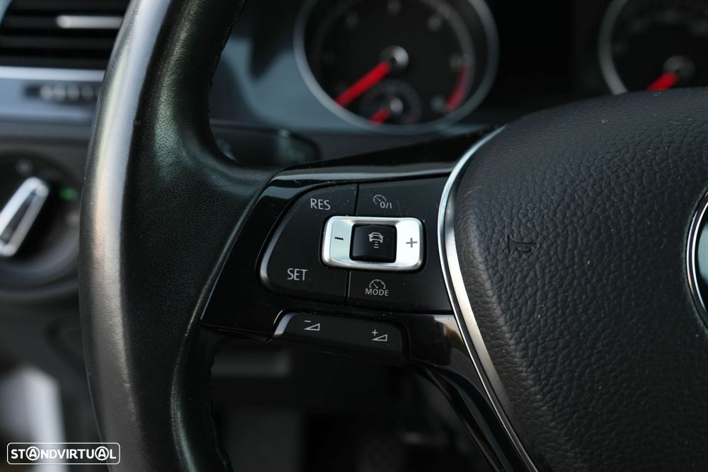 VW Golf 1.6 TDI Confortline - 9