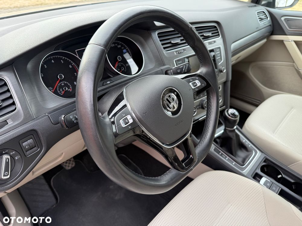 Volkswagen Golf - 16