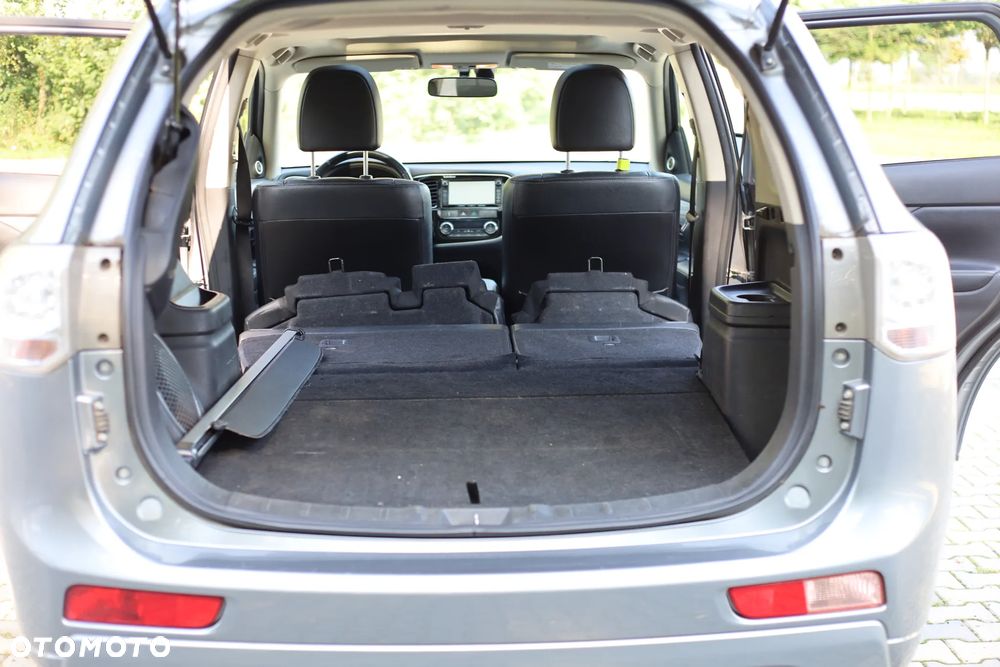 Mitsubishi Outlander 2.0 4WD Plus - 11