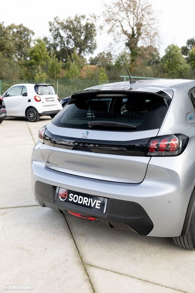 Peugeot e-208 Allure - 28