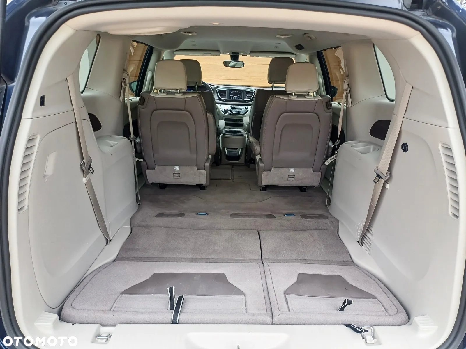 Chrysler Pacifica - 19