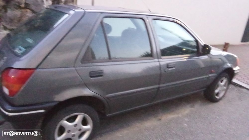 Ford Fiesta 1.1 CLX - 6
