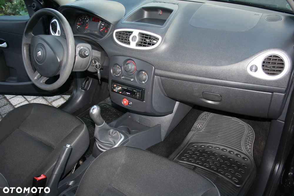 Renault Clio 1.2 16V 75 Yahoo - 15