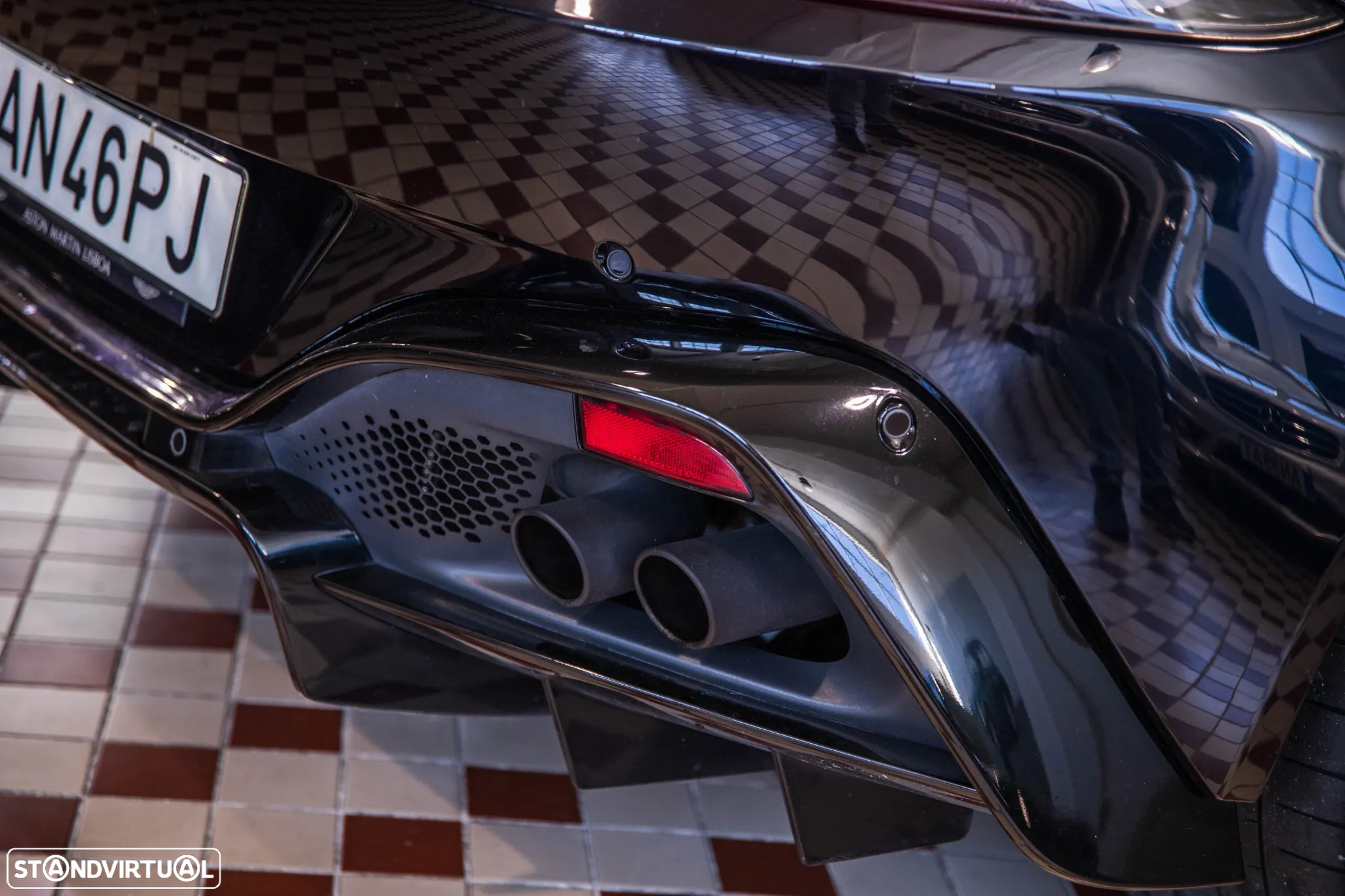 Aston Martin Vantage Roadster V8 - 10
