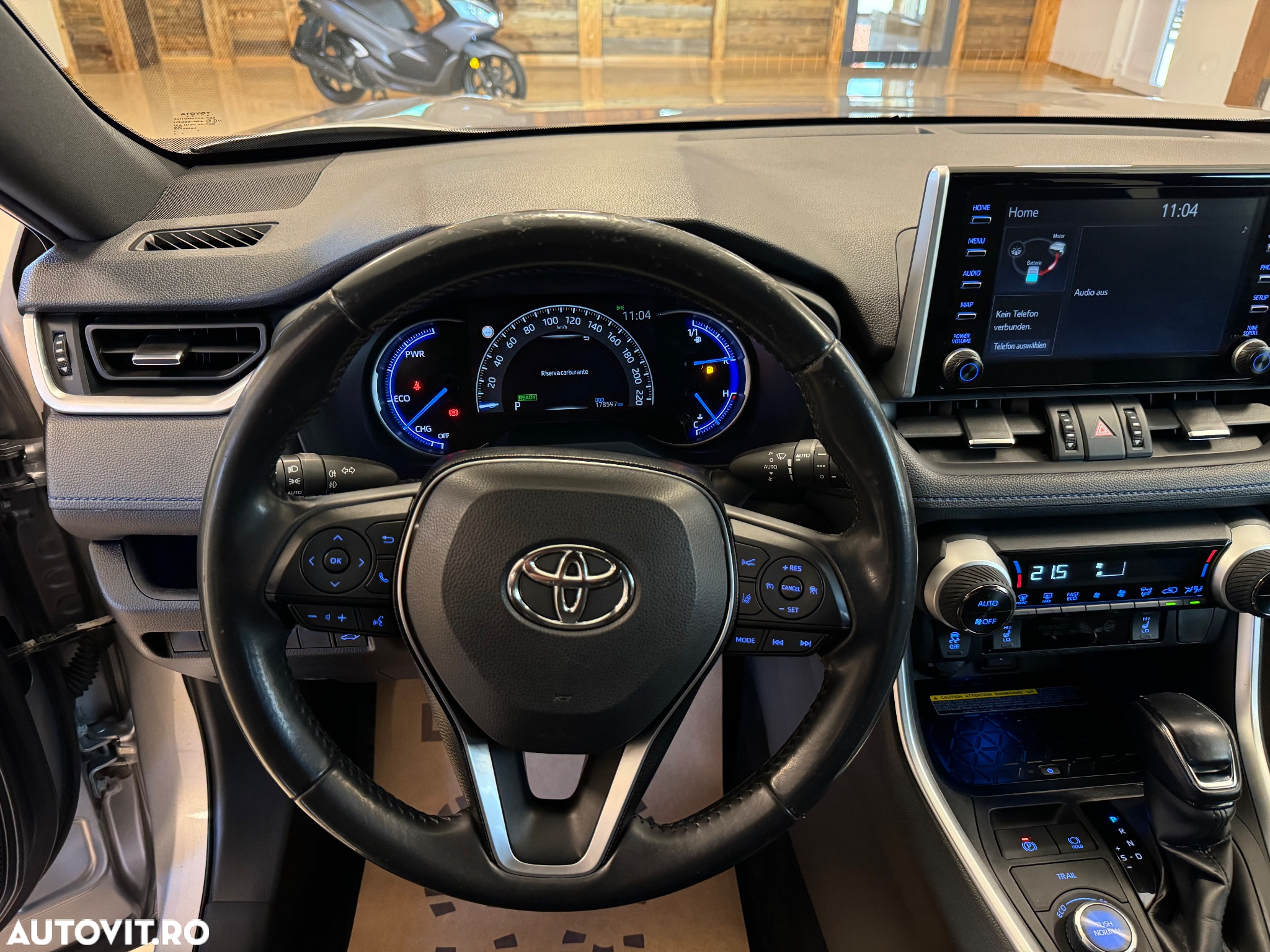 Toyota RAV4 - 8