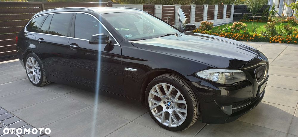 BMW 5 Series 2010 photo 2