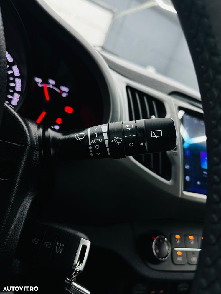 Kia Sportage 1.7 CRDI 2WD Spirit - 26