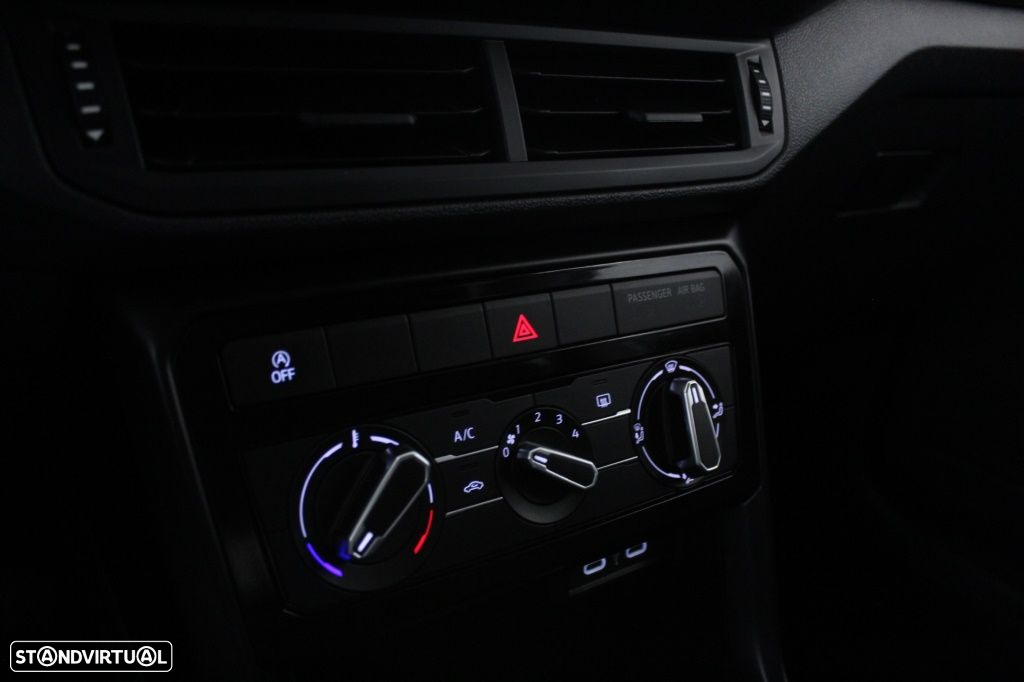 VW T-Cross 1.0 TSI Life - 28