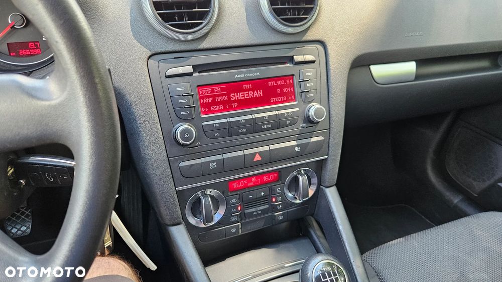 Audi A3 Sportback 2.0 TDI DPF Ambiente - 28