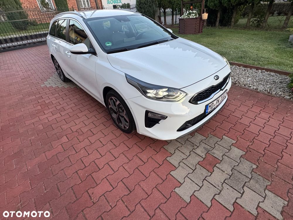 Kia Ceed - 10