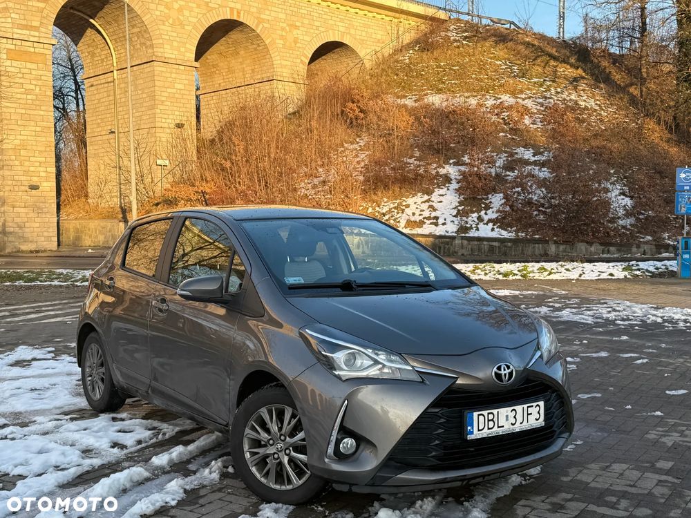 Toyota Yaris 1.5 Premium - 4