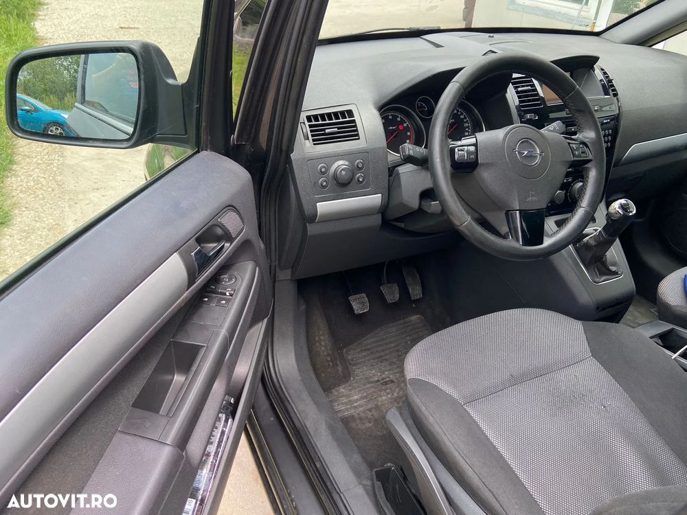 Opel Zafira - 10