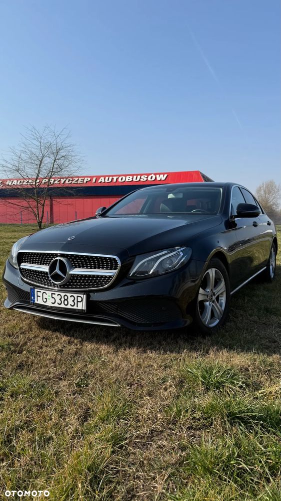 Mercedes-Benz Klasa E ver-220-d-4--matic-9g--tronic - 2
