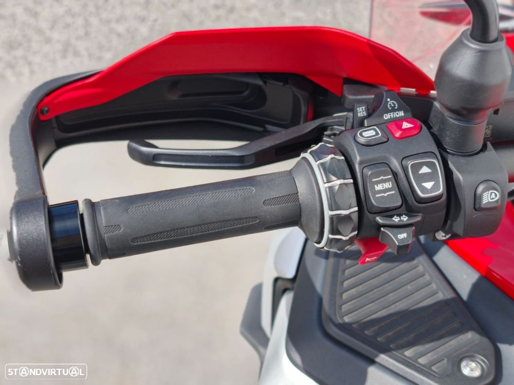 BMW R 1300 GS Adventure Vermelha - 7