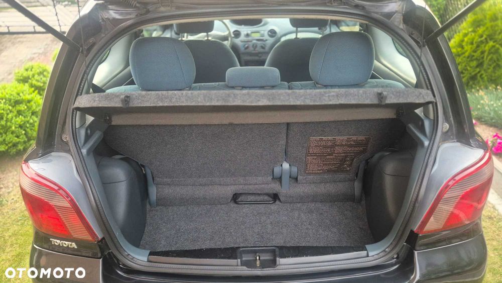 Toyota Yaris - 8