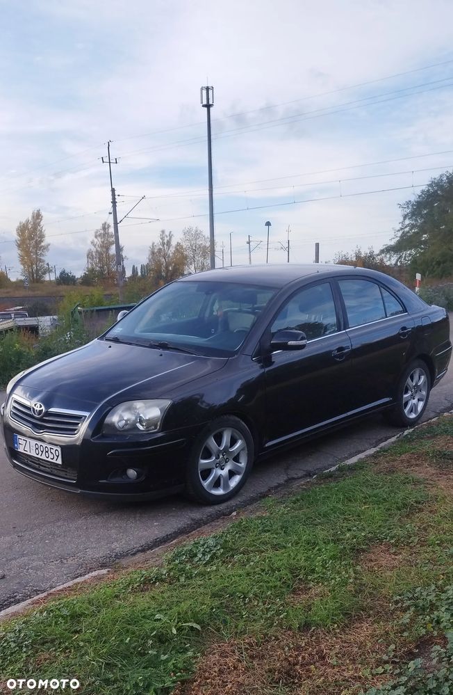 Toyota Avensis - 2