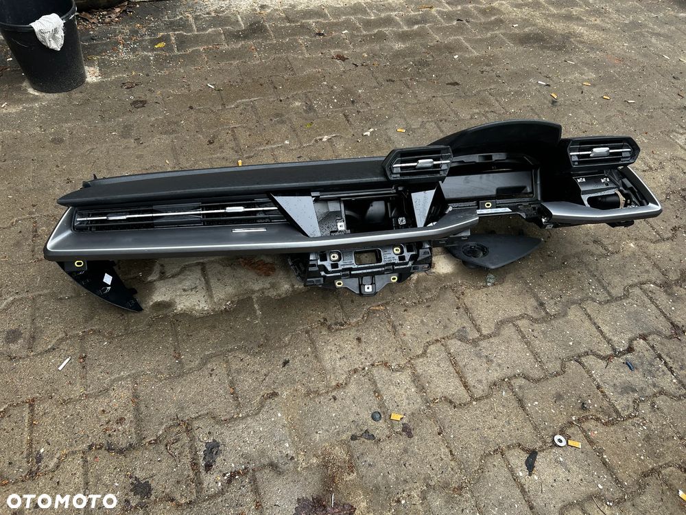 AUDI A3 8Y2857001 23r DESKA ROŹDZIELCZA KOKPIT KONSOLA UK - 2