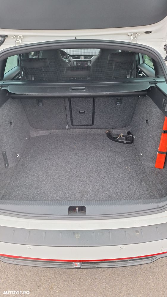 Skoda Octavia Combi 2.0 TDI DSG RS - 11