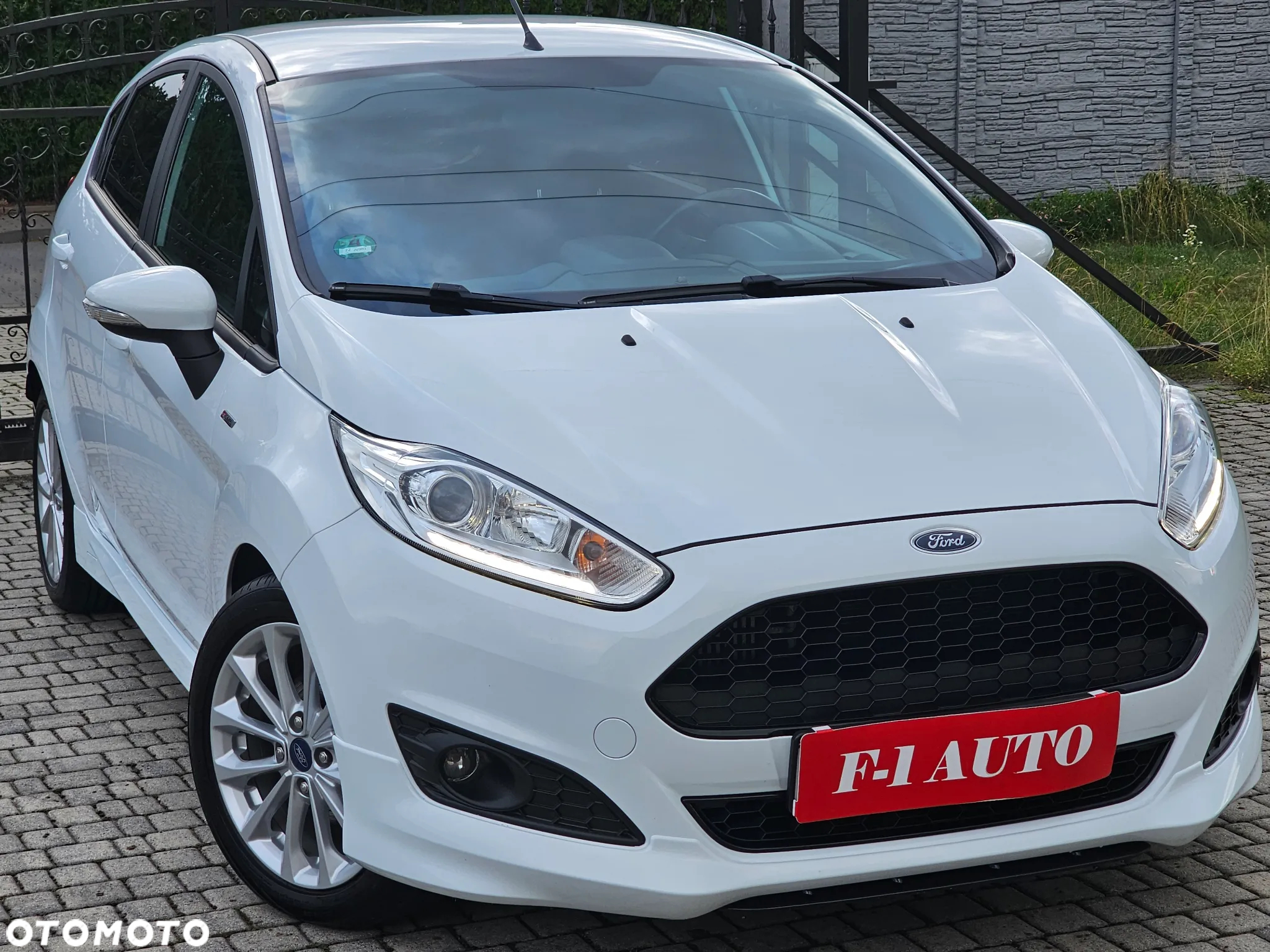 Ford Fiesta 1.0 EcoBoost S&S ST-LINE X - 38