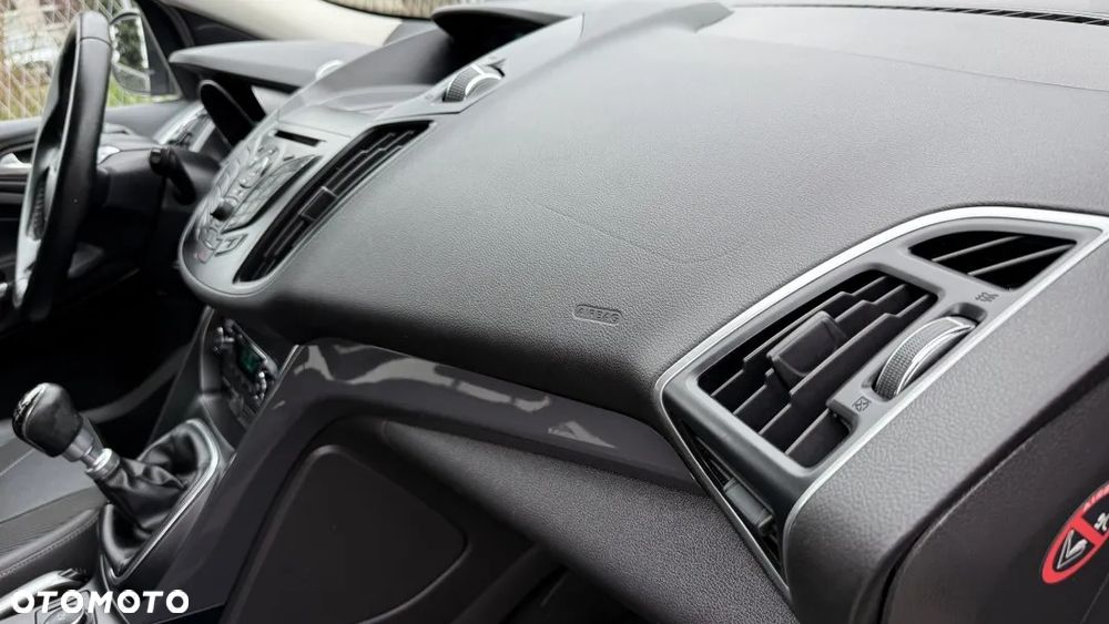 Ford Kuga 2.0 TDCi 2x4 Titanium - 31