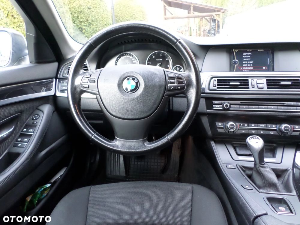 BMW Seria 5 520d - 23