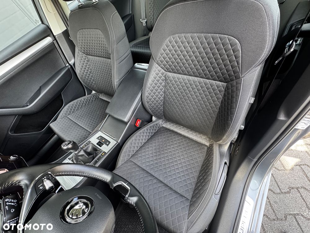 Skoda Superb 2.0 TDI SCR Ambition - 37